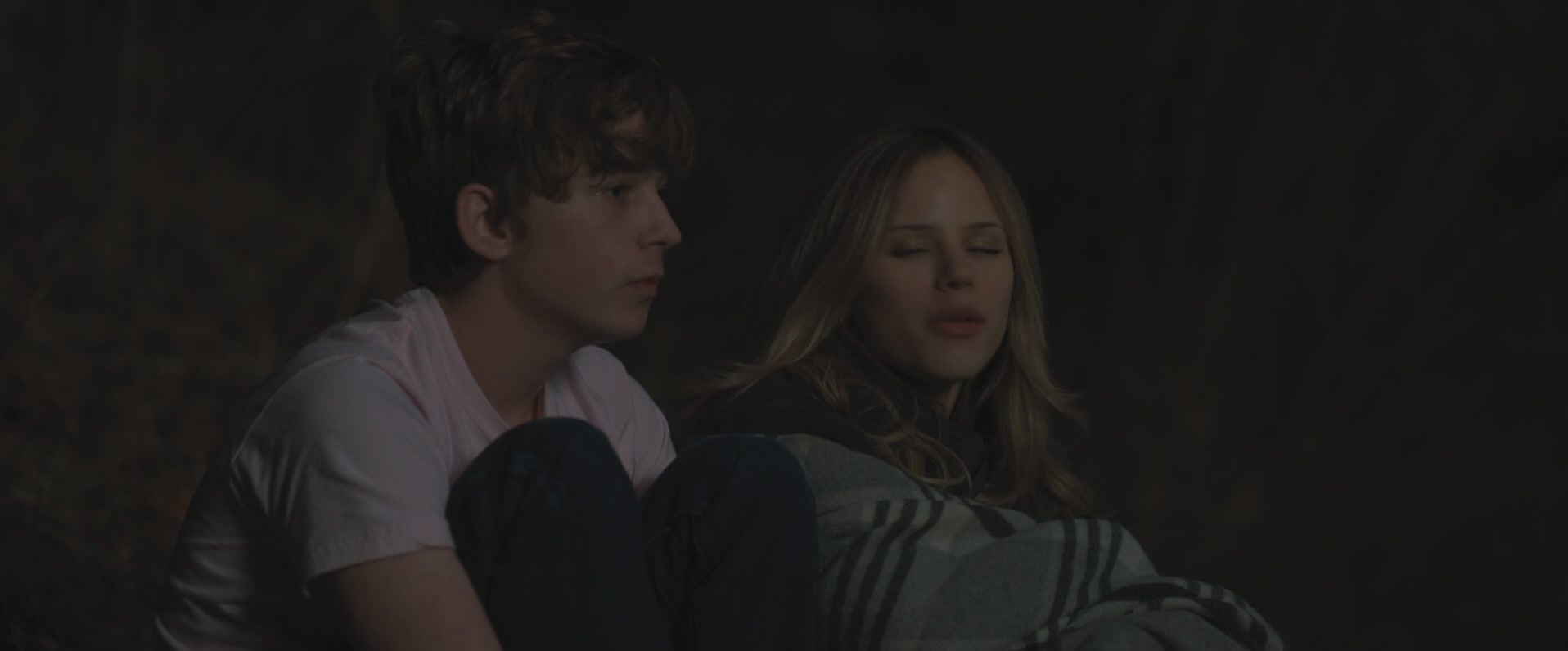 iHeartHalston_HalstonSageNet_PaperTownsScreencaptures_410.jpg