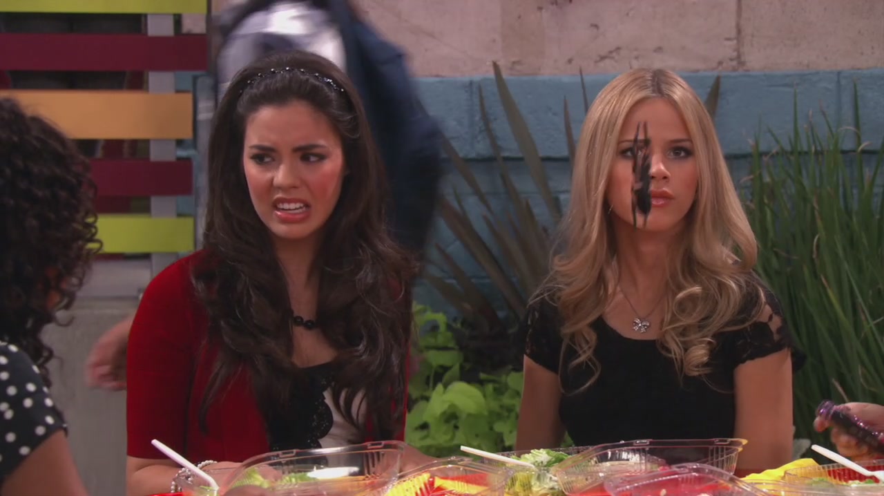 iHeartHalston_HalstonSageNet_HTR1x08_090.jpg
