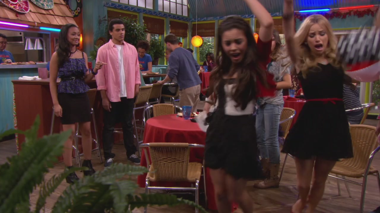 iHeartHalston_HalstonSageNet_HTR1x08_343.jpg