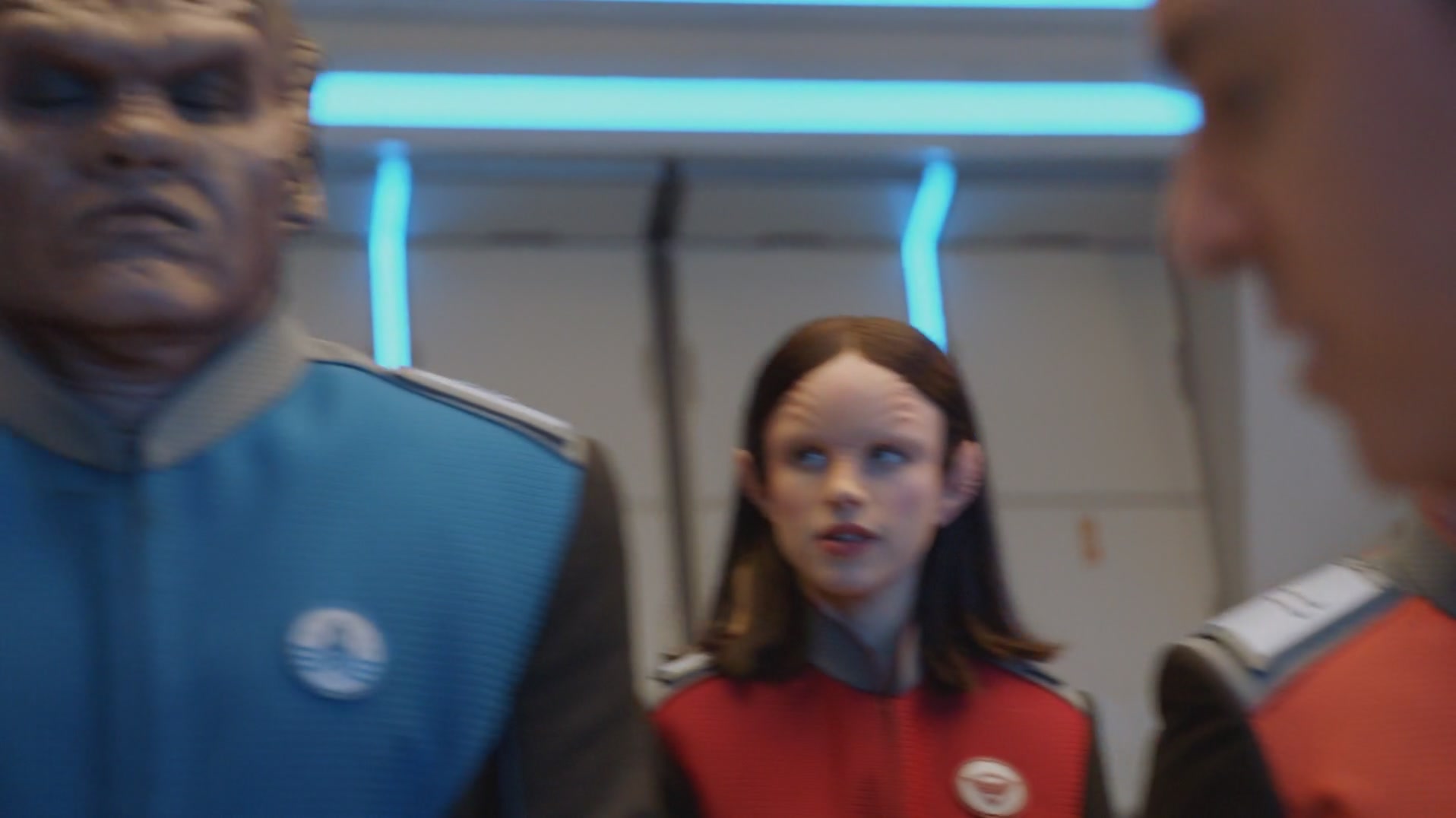 iHeartHalston_HalstonSageNet_TheOrville1x01Screencaps_036.jpg