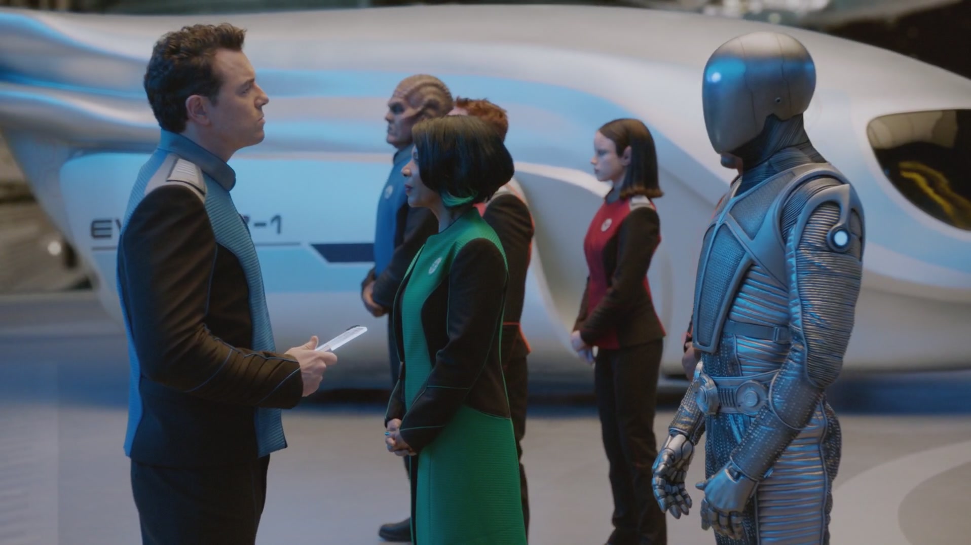 iHeartHalston_HalstonSageNet_TheOrville1x01Screencaps_051.jpg