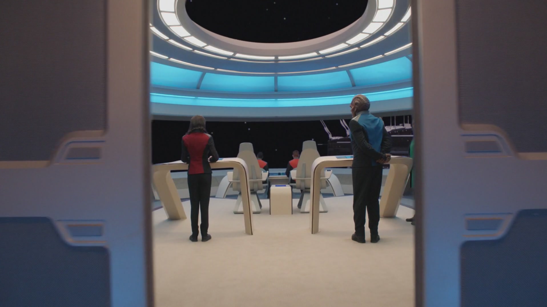 iHeartHalston_HalstonSageNet_TheOrville1x01Screencaps_054.jpg