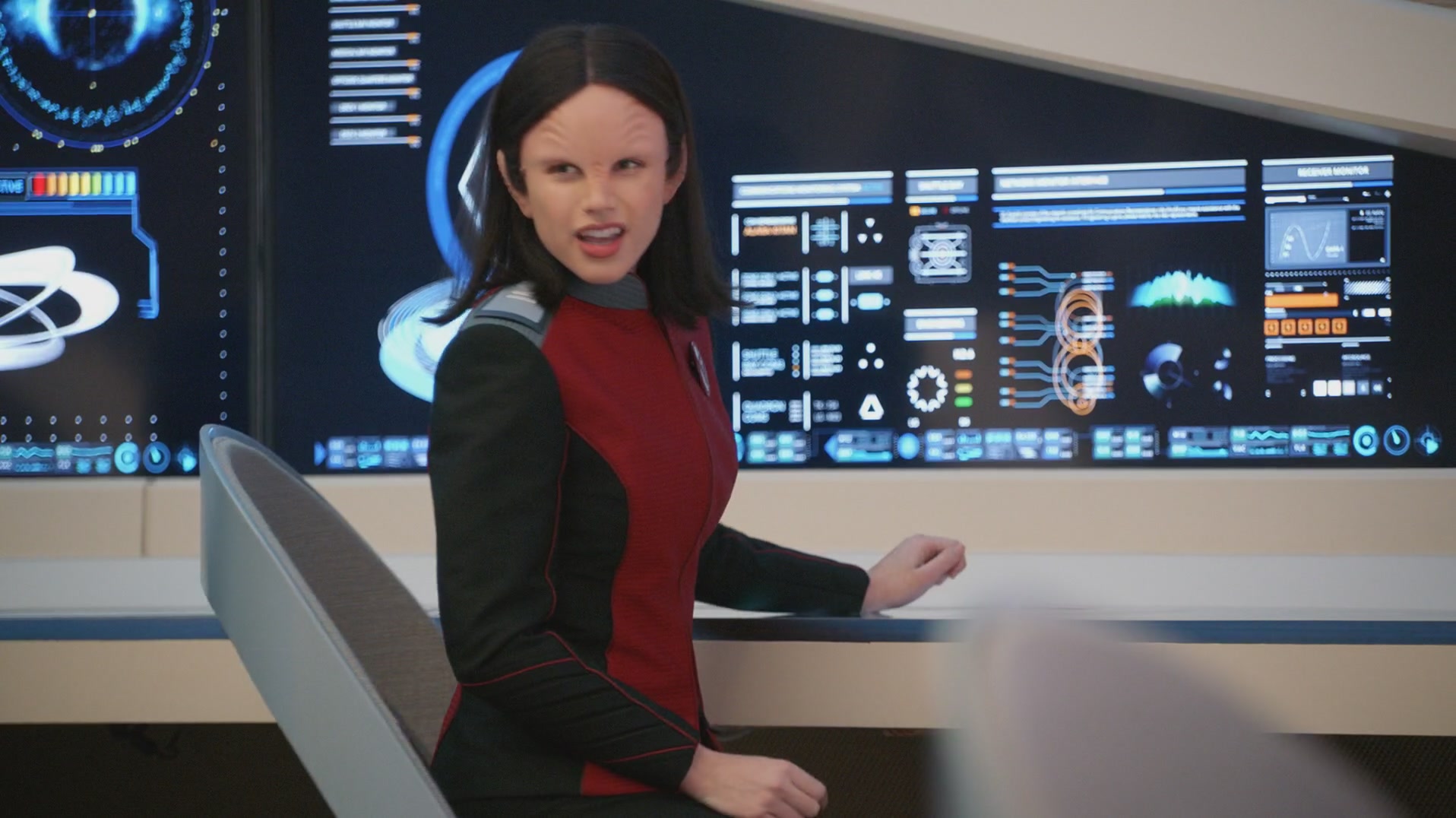 iHeartHalston_HalstonSageNet_TheOrville1x01Screencaps_090.jpg