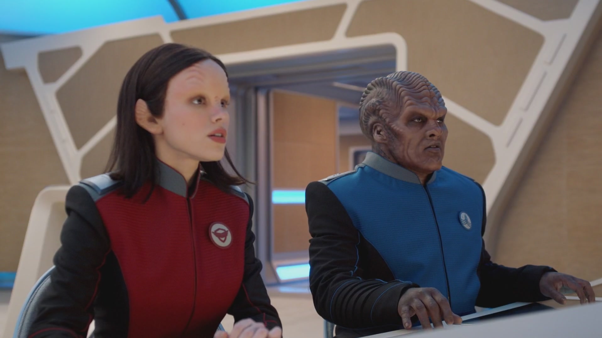 iHeartHalston_HalstonSageNet_TheOrville1x01Screencaps_104.jpg