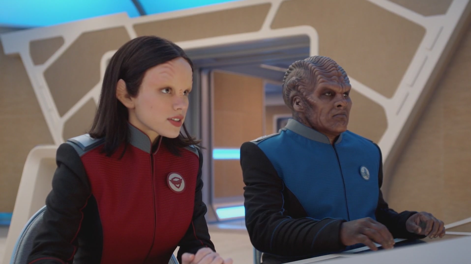 iHeartHalston_HalstonSageNet_TheOrville1x01Screencaps_106.jpg