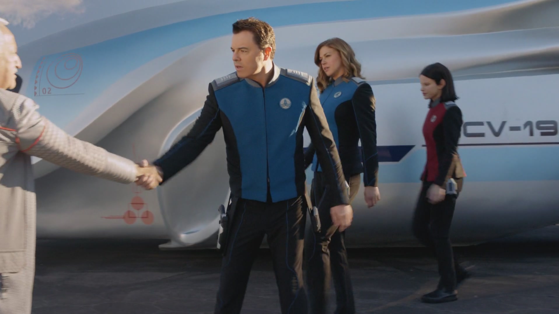 iHeartHalston_HalstonSageNet_TheOrville1x01Screencaps_109.jpg