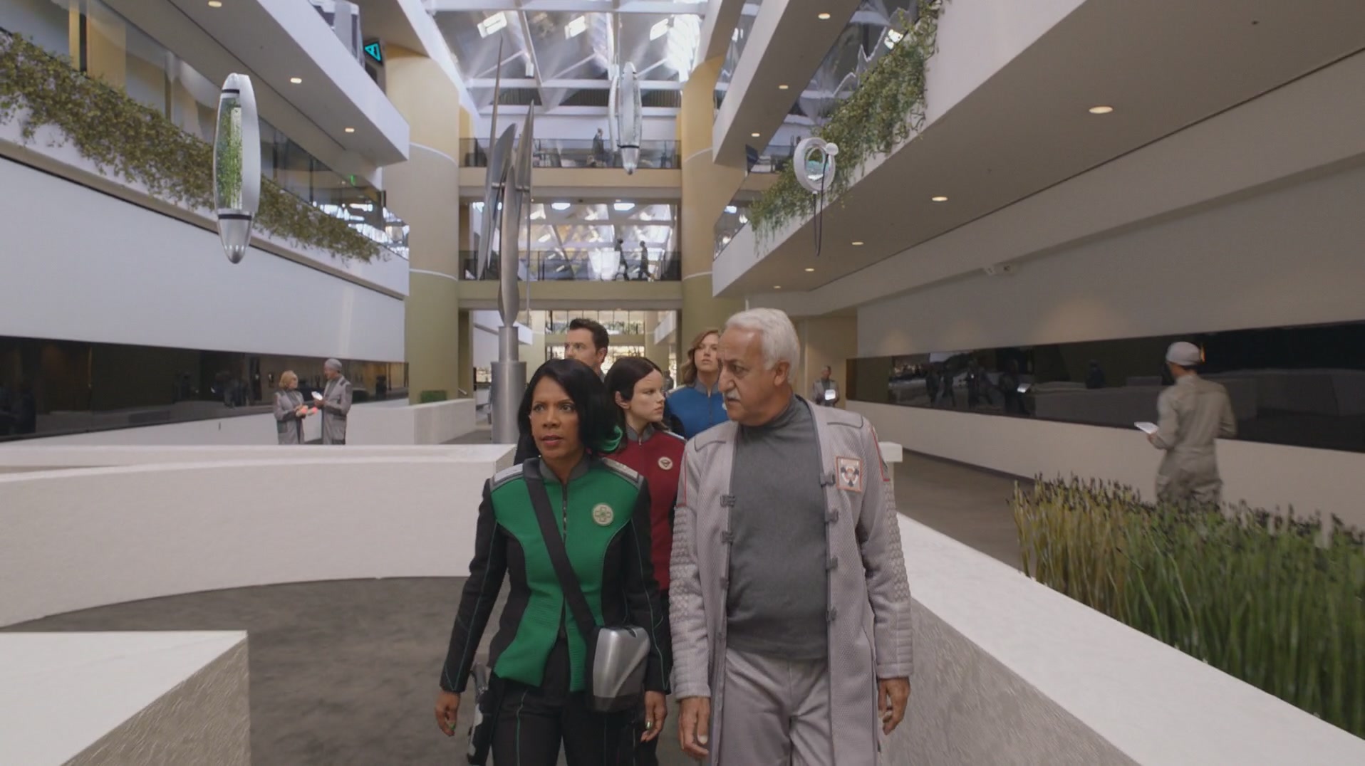 iHeartHalston_HalstonSageNet_TheOrville1x01Screencaps_118.jpg