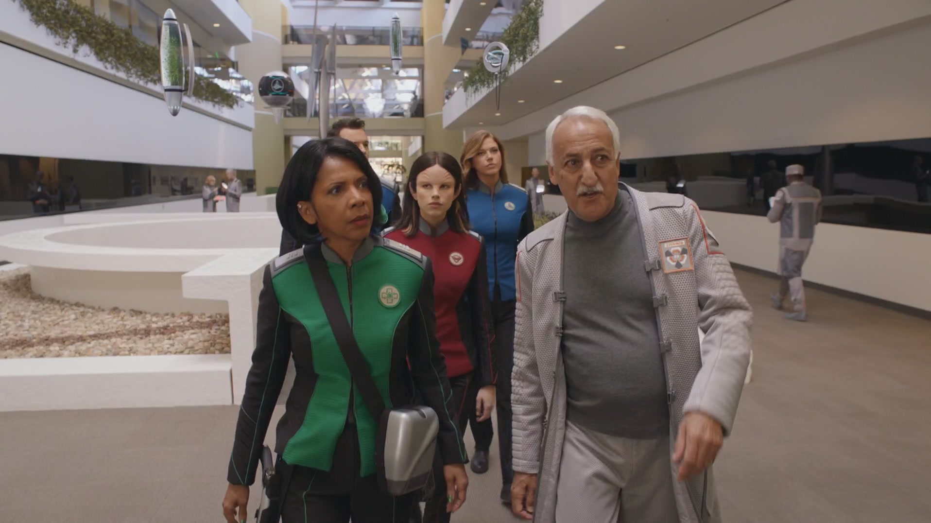 iHeartHalston_HalstonSageNet_TheOrville1x01Screencaps_122.jpg