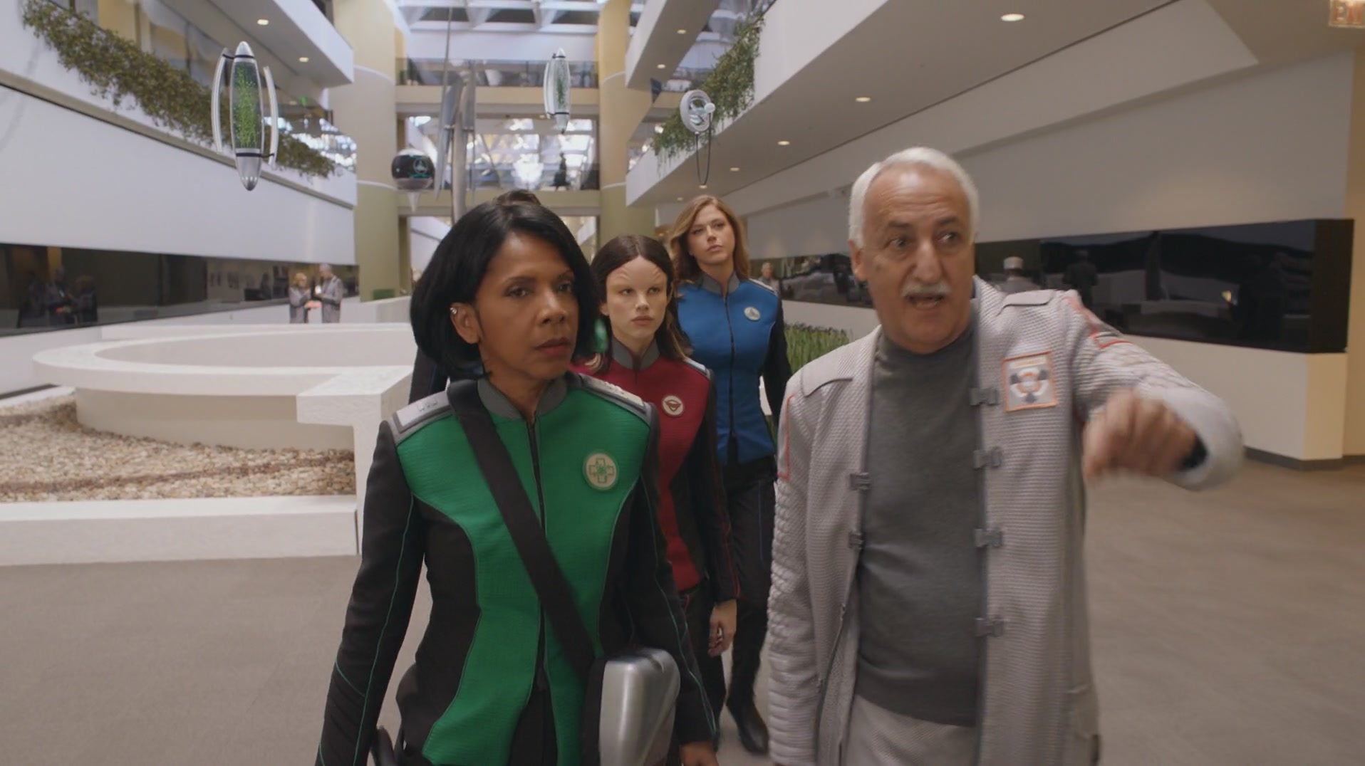 iHeartHalston_HalstonSageNet_TheOrville1x01Screencaps_123.jpg