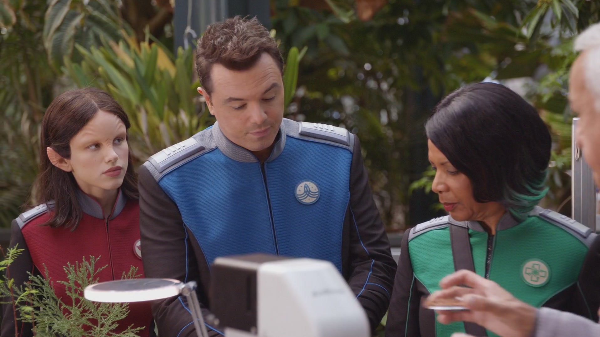 iHeartHalston_HalstonSageNet_TheOrville1x01Screencaps_147.jpg