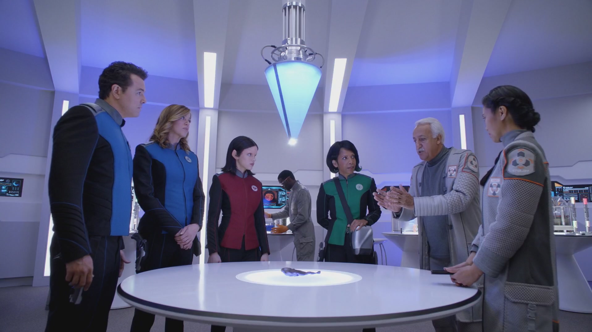 iHeartHalston_HalstonSageNet_TheOrville1x01Screencaps_167.jpg