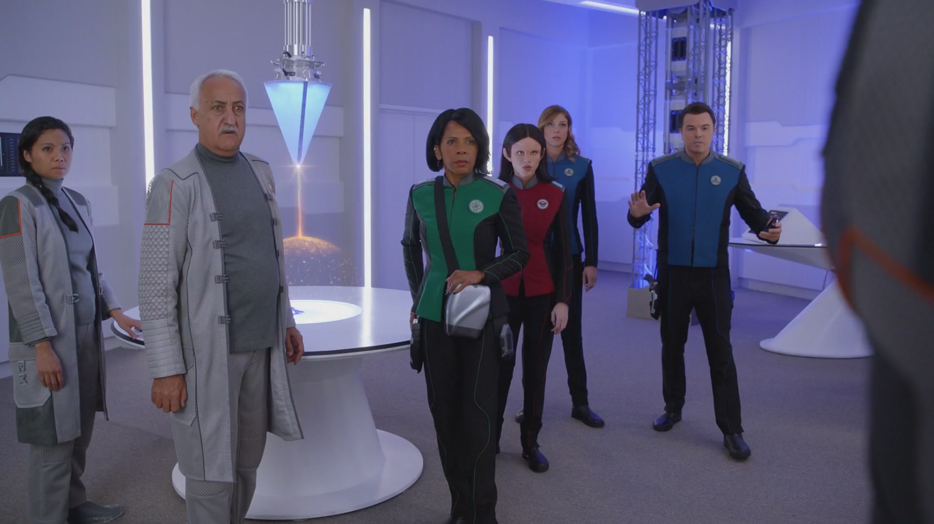 iHeartHalston_HalstonSageNet_TheOrville1x01Screencaps_196.jpg