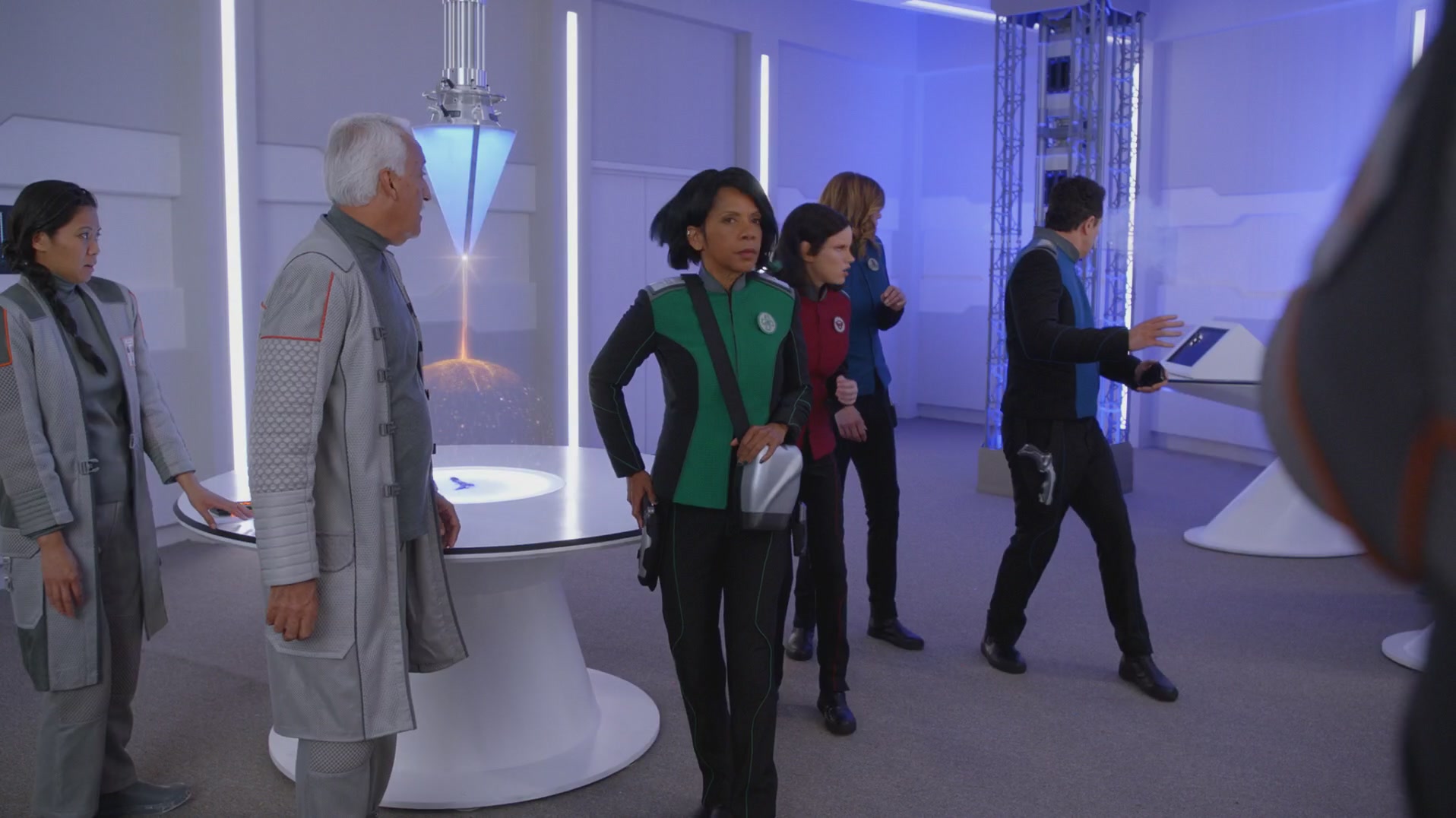 iHeartHalston_HalstonSageNet_TheOrville1x01Screencaps_197.jpg