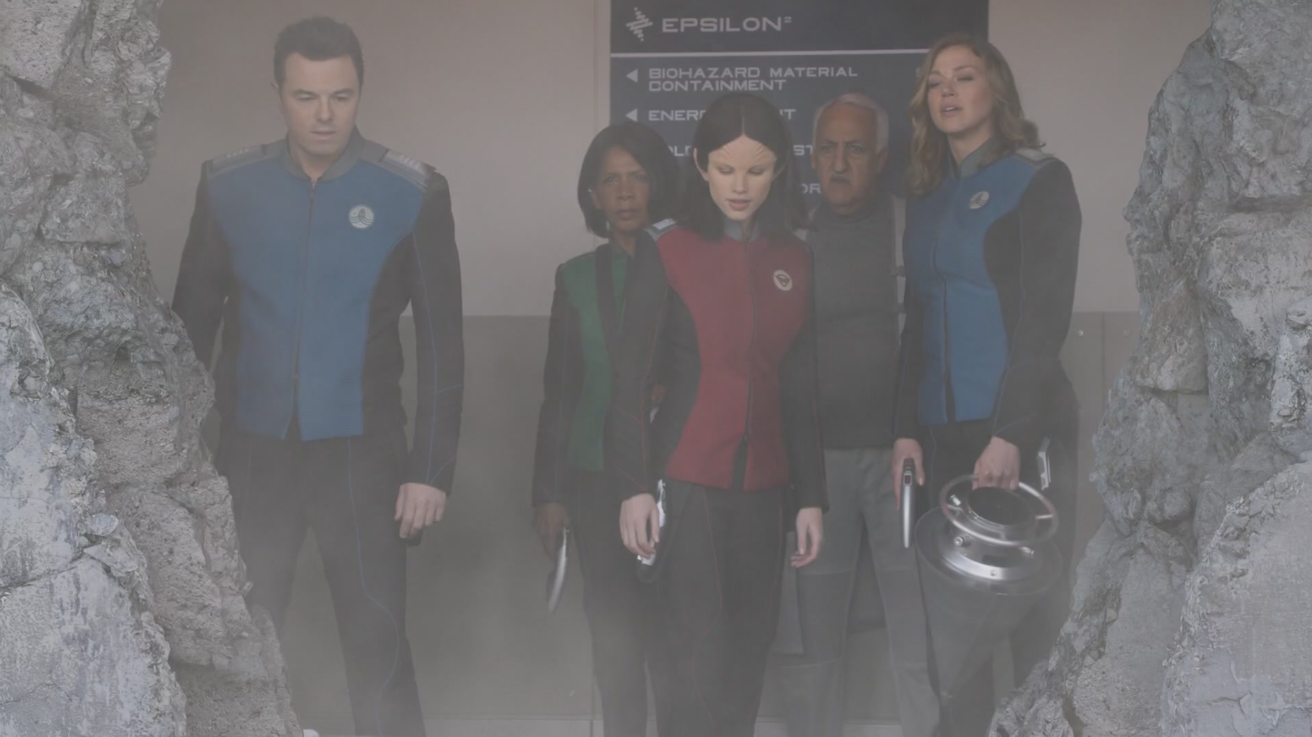 iHeartHalston_HalstonSageNet_TheOrville1x01Screencaps_238.jpg