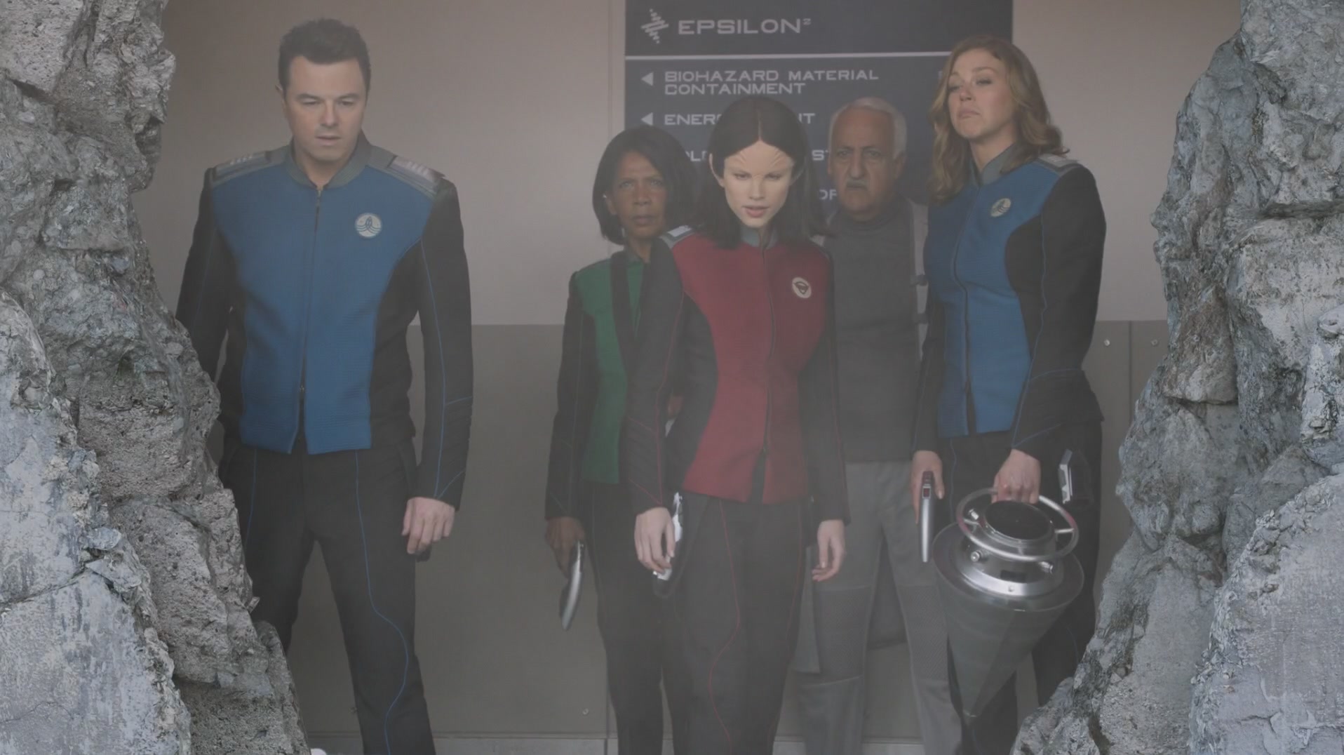 iHeartHalston_HalstonSageNet_TheOrville1x01Screencaps_239.jpg