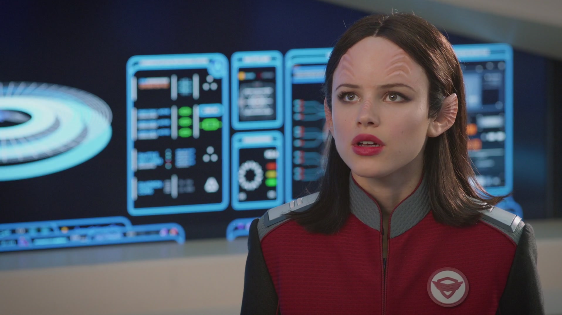 iHeartHalston_HalstonSageNet_TheOrville1x02Screencaps_022.jpg