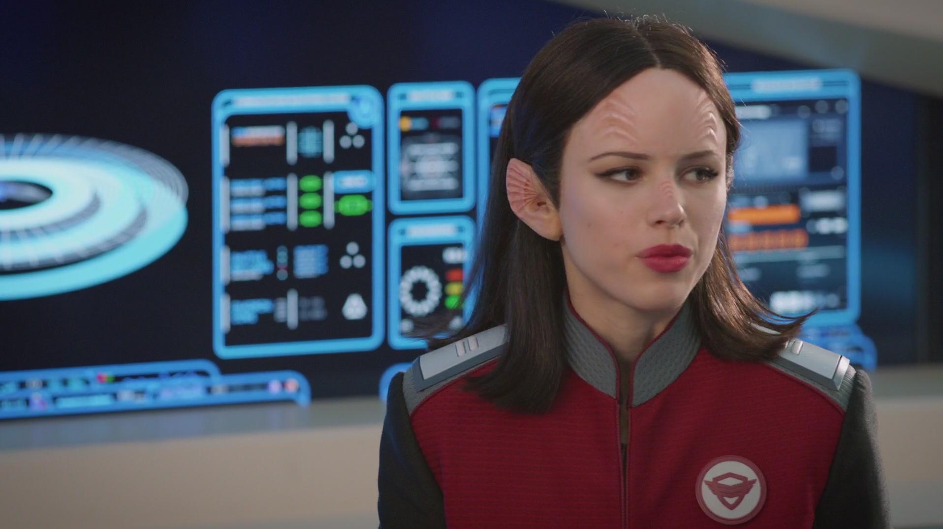 iHeartHalston_HalstonSageNet_TheOrville1x02Screencaps_024.jpg