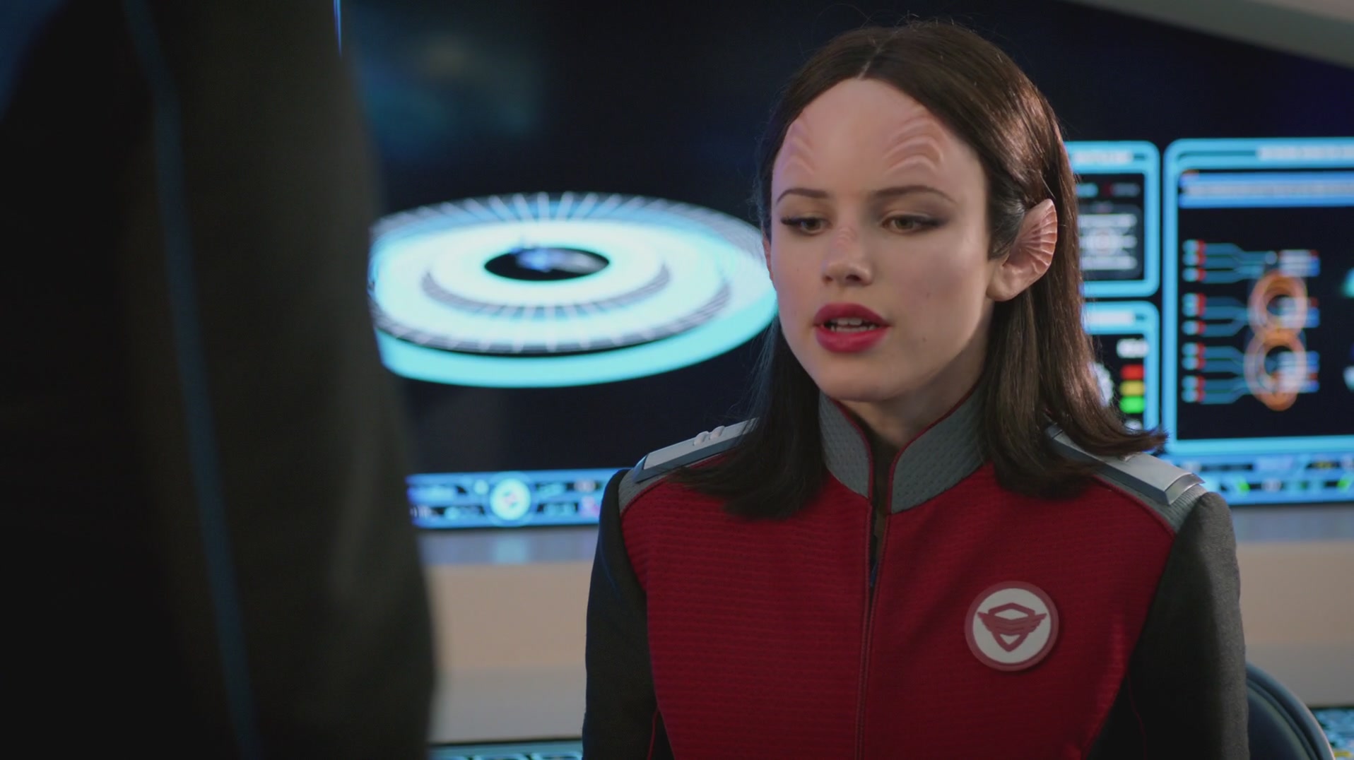 iHeartHalston_HalstonSageNet_TheOrville1x02Screencaps_029.jpg