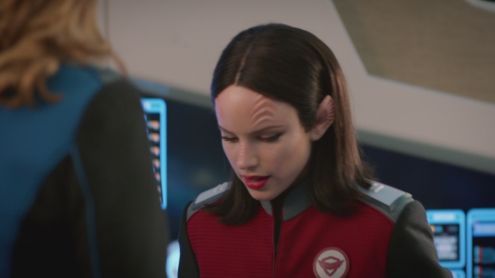 iHeartHalston_HalstonSageNet_TheOrville1x02Screencaps_031.jpg