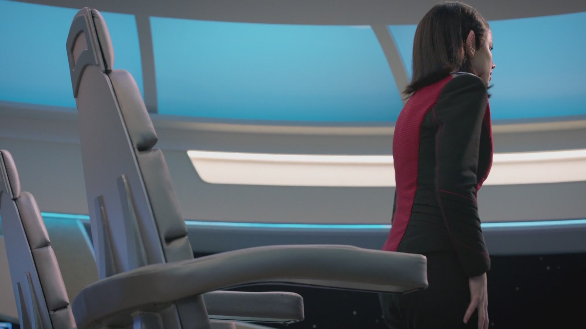 iHeartHalston_HalstonSageNet_TheOrville1x02Screencaps_040.jpg