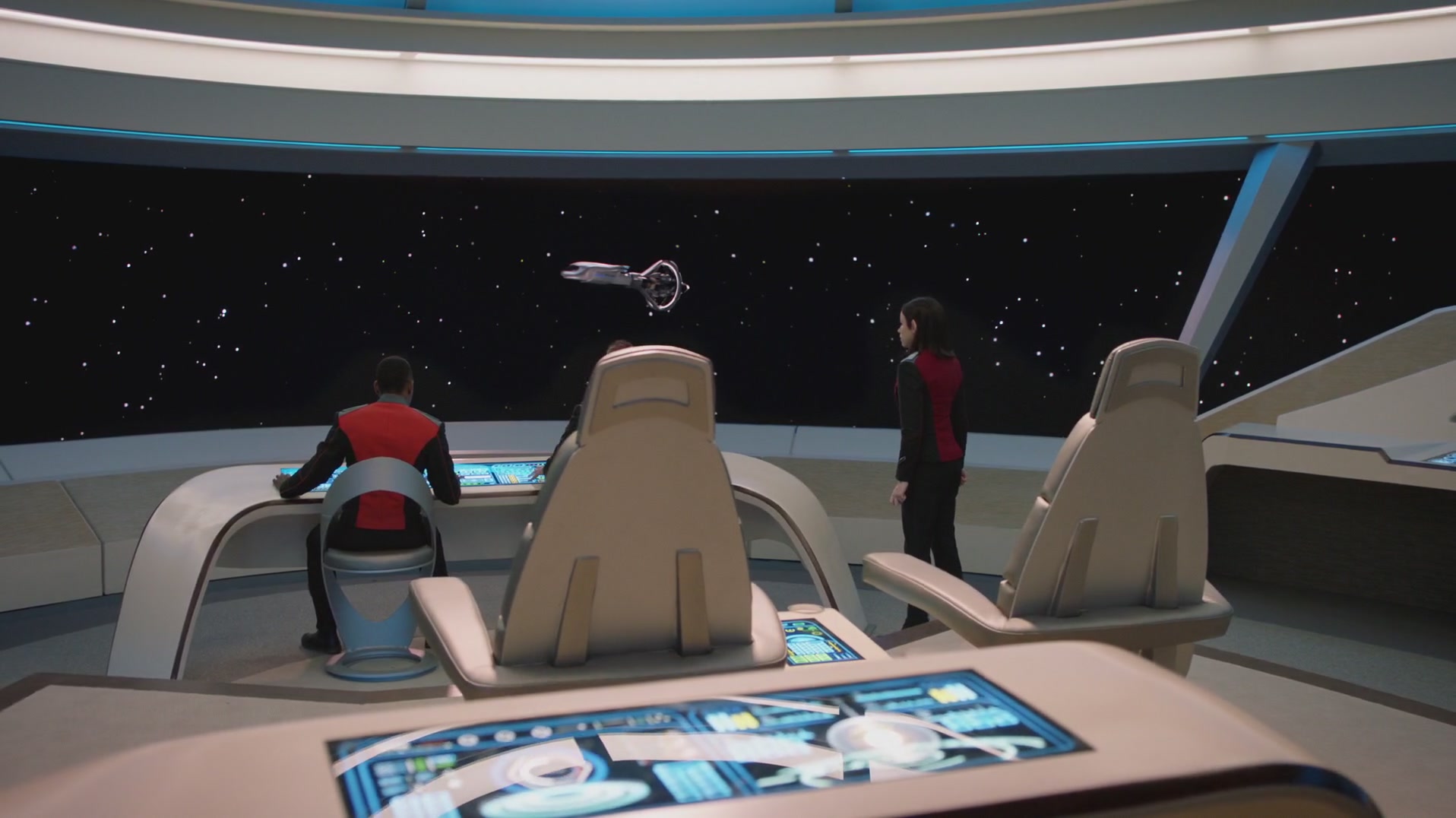 iHeartHalston_HalstonSageNet_TheOrville1x02Screencaps_061.jpg