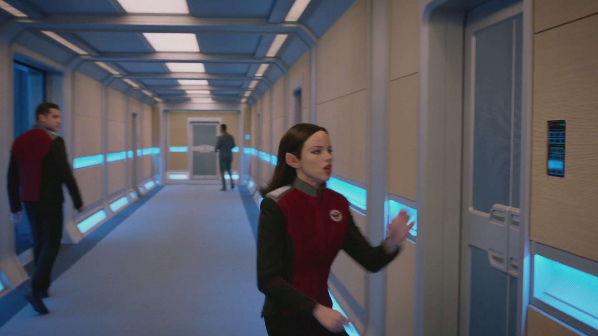 iHeartHalston_HalstonSageNet_TheOrville1x02Screencaps_084.jpg