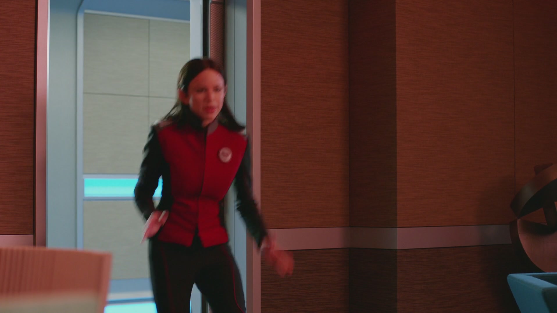 iHeartHalston_HalstonSageNet_TheOrville1x02Screencaps_087.jpg