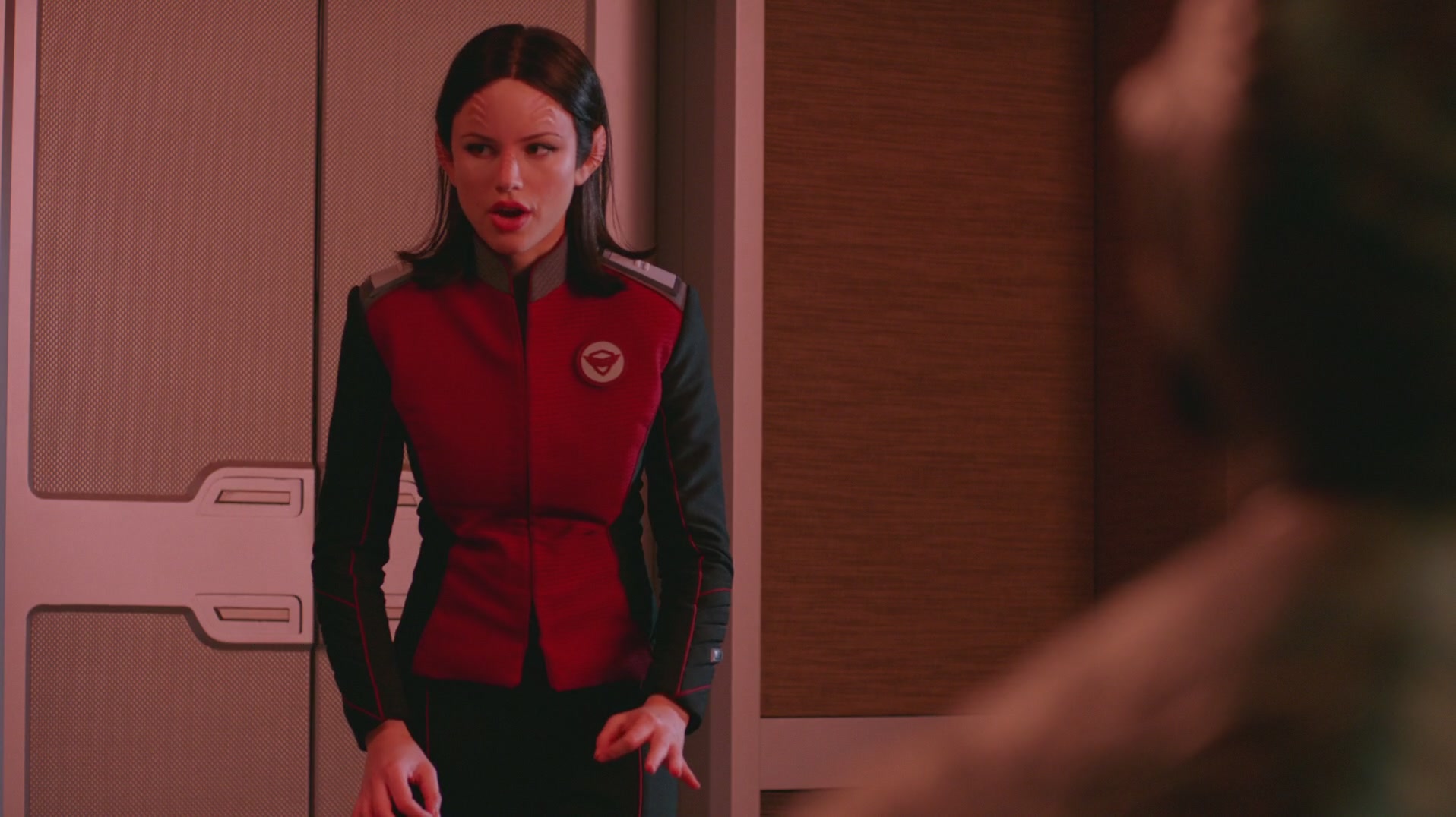 iHeartHalston_HalstonSageNet_TheOrville1x02Screencaps_095.jpg