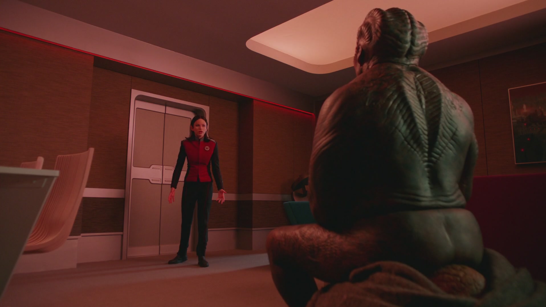 iHeartHalston_HalstonSageNet_TheOrville1x02Screencaps_097.jpg