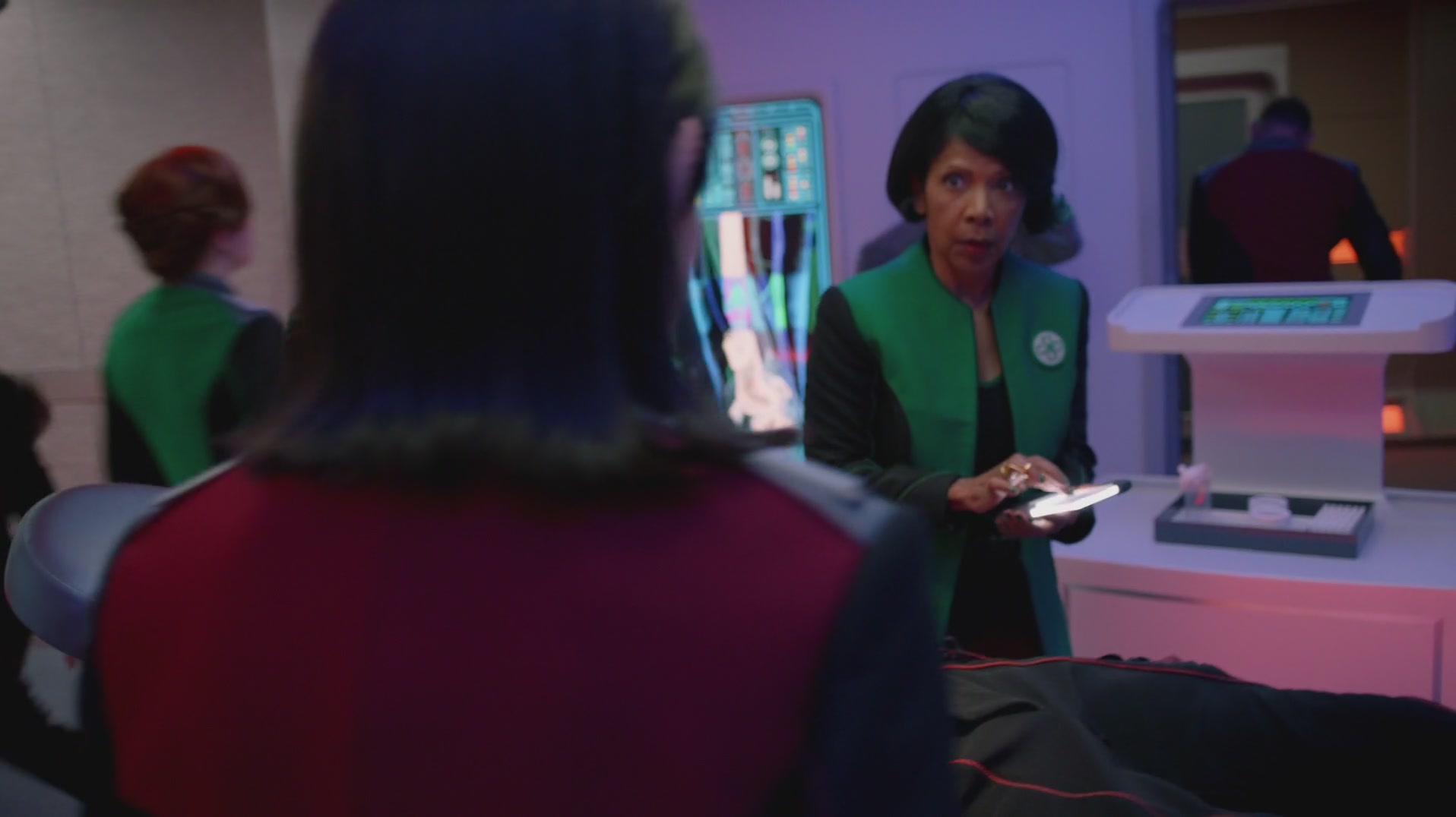 iHeartHalston_HalstonSageNet_TheOrville1x02Screencaps_284.jpg