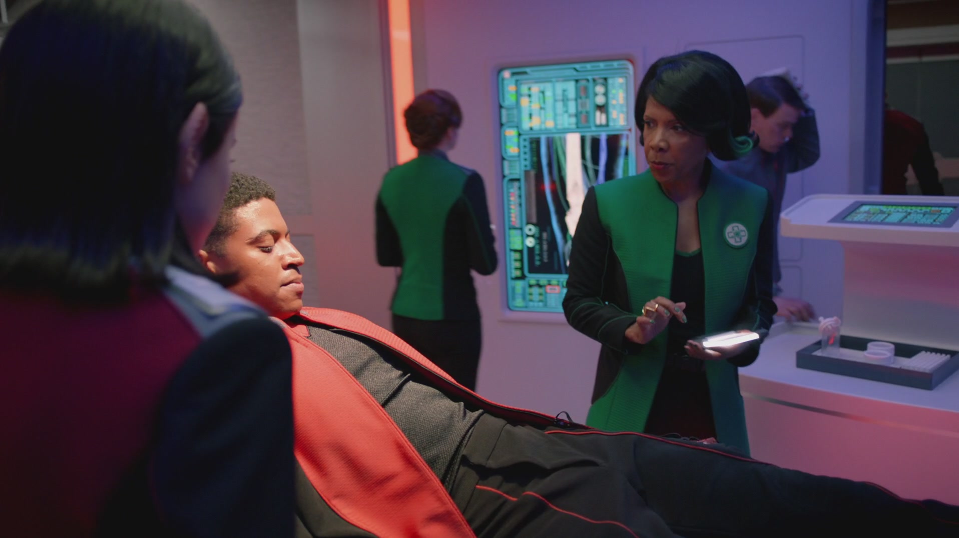 iHeartHalston_HalstonSageNet_TheOrville1x02Screencaps_285.jpg