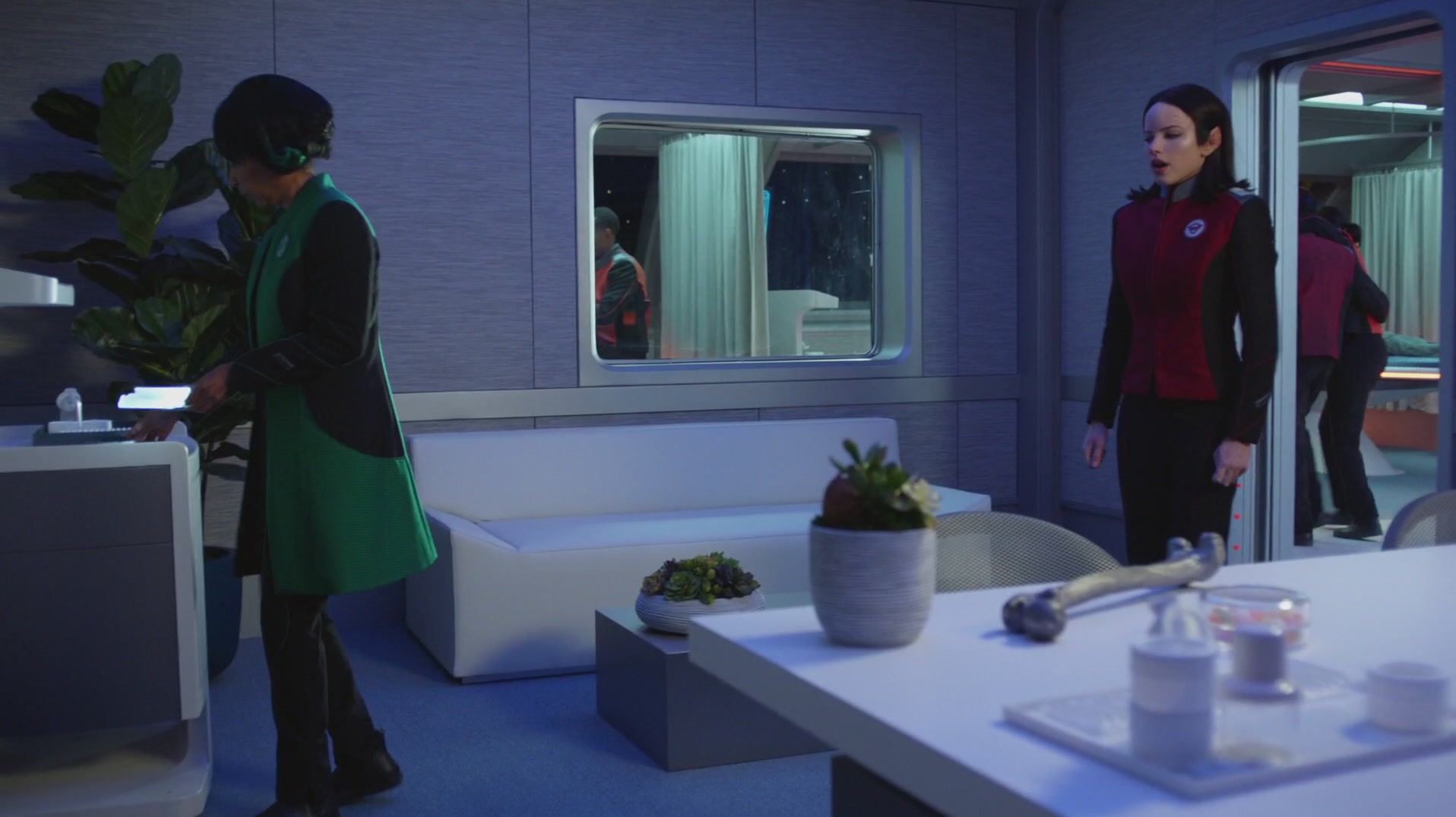 iHeartHalston_HalstonSageNet_TheOrville1x02Screencaps_296.jpg