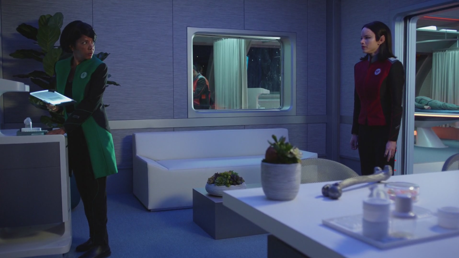 iHeartHalston_HalstonSageNet_TheOrville1x02Screencaps_298.jpg