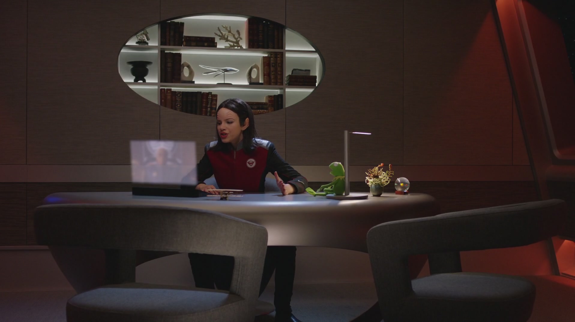 iHeartHalston_HalstonSageNet_TheOrville1x02Screencaps_380.jpg