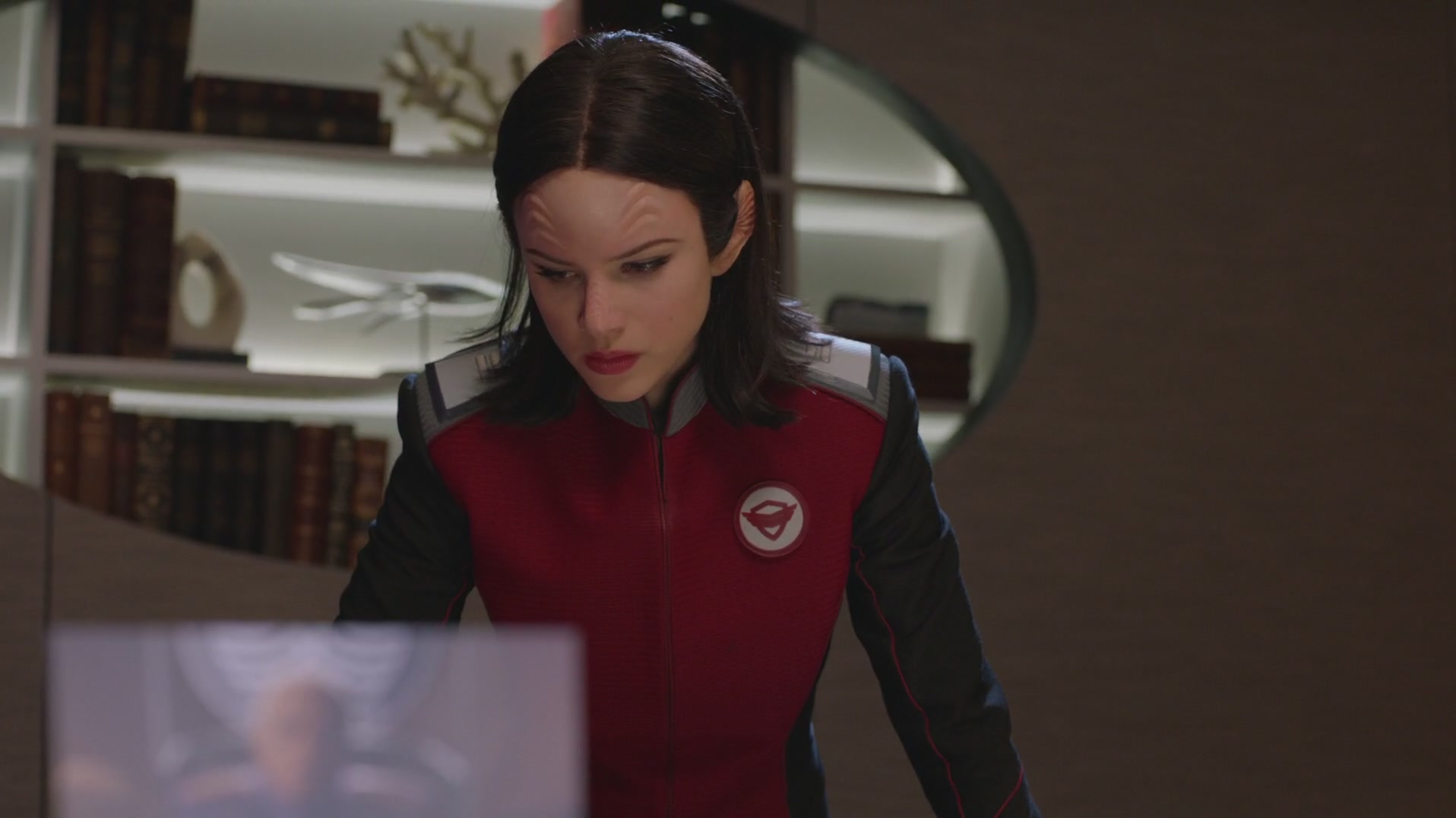 iHeartHalston_HalstonSageNet_TheOrville1x02Screencaps_386.jpg