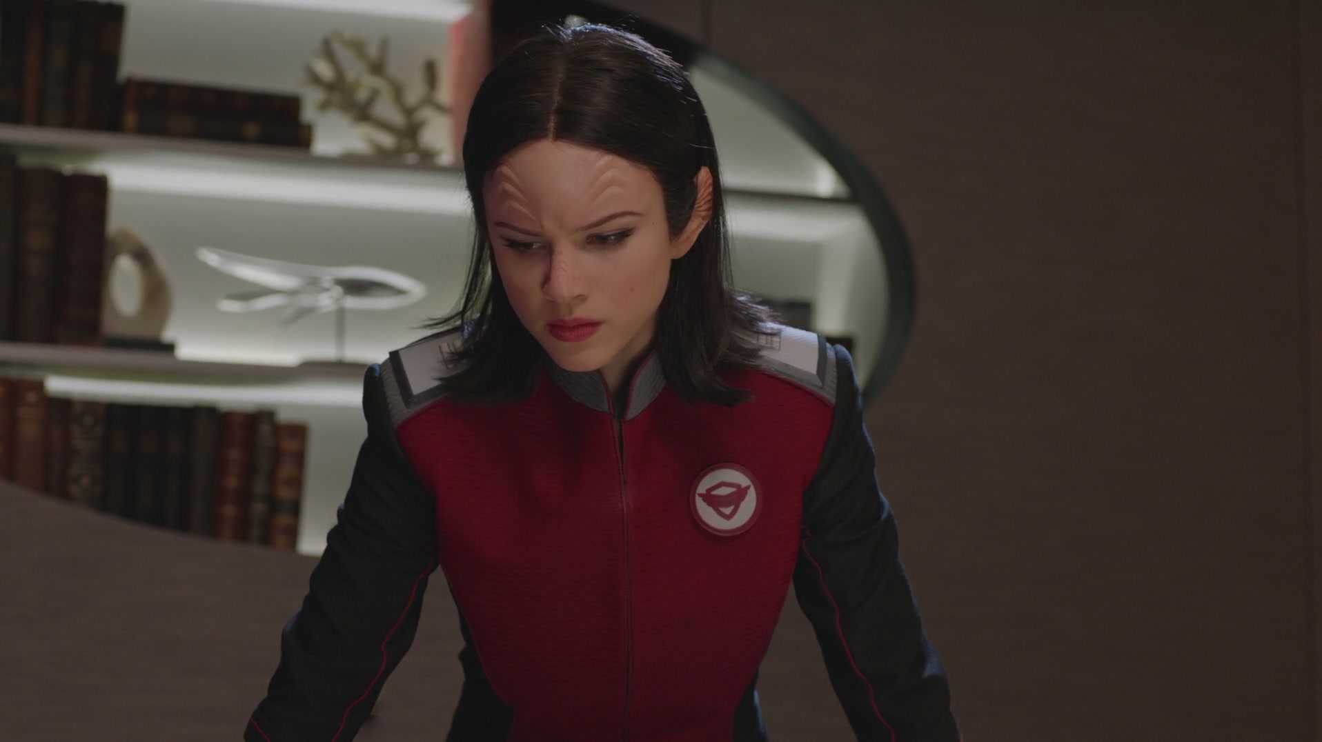 iHeartHalston_HalstonSageNet_TheOrville1x02Screencaps_390.jpg