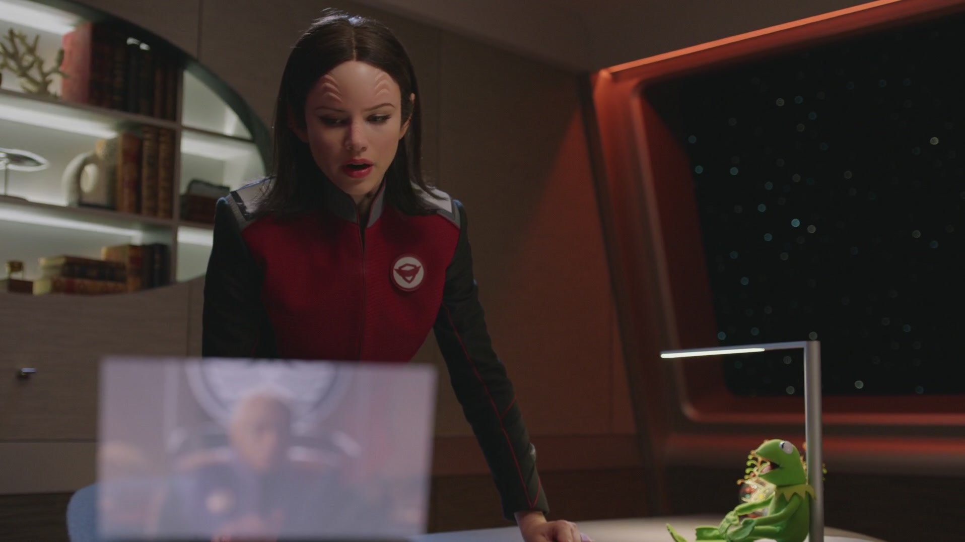 iHeartHalston_HalstonSageNet_TheOrville1x02Screencaps_397.jpg