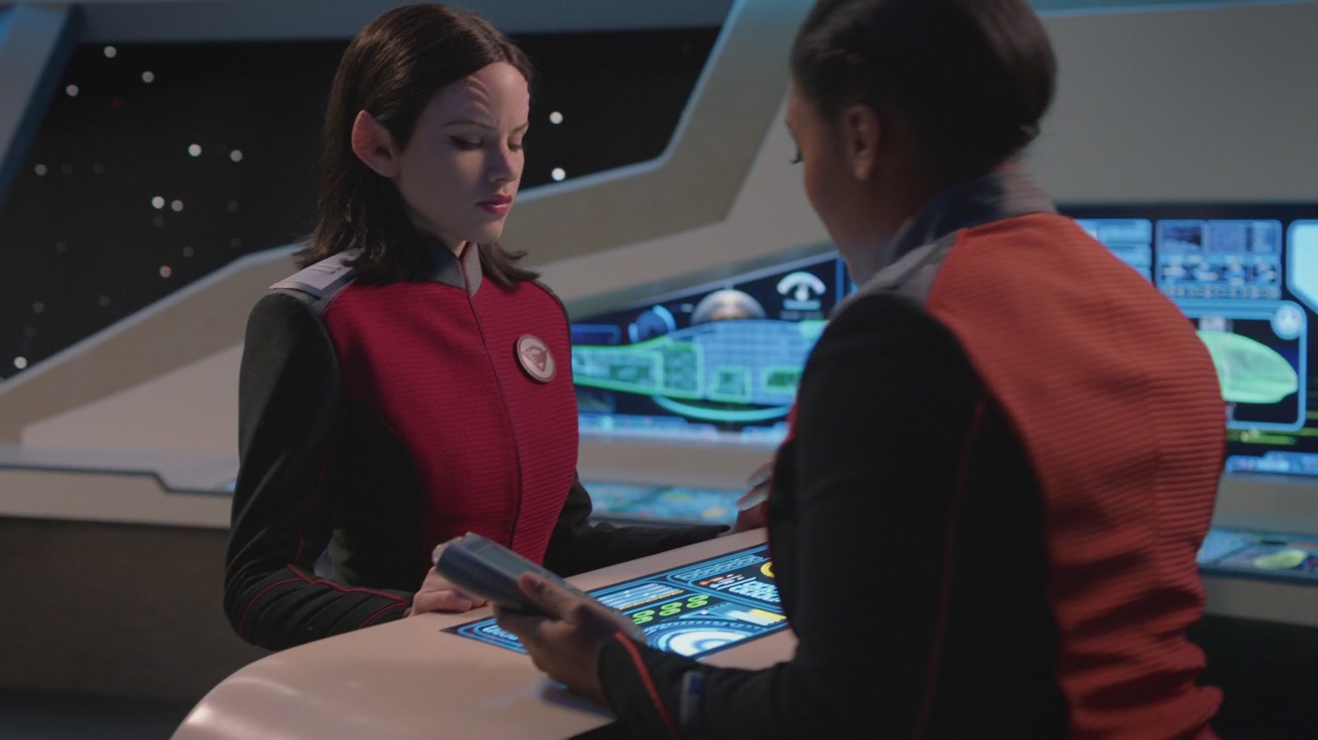 iHeartHalston_HalstonSageNet_TheOrville1x02Screencaps_418.jpg