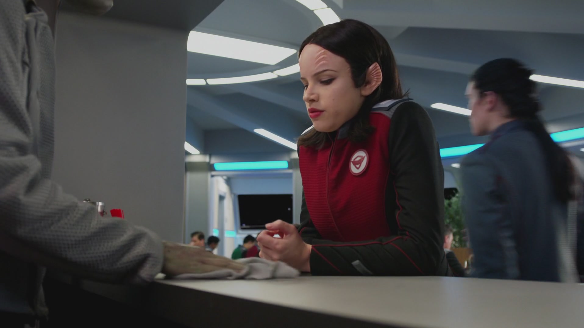 iHeartHalston_HalstonSageNet_TheOrville1x02Screencaps_490.jpg