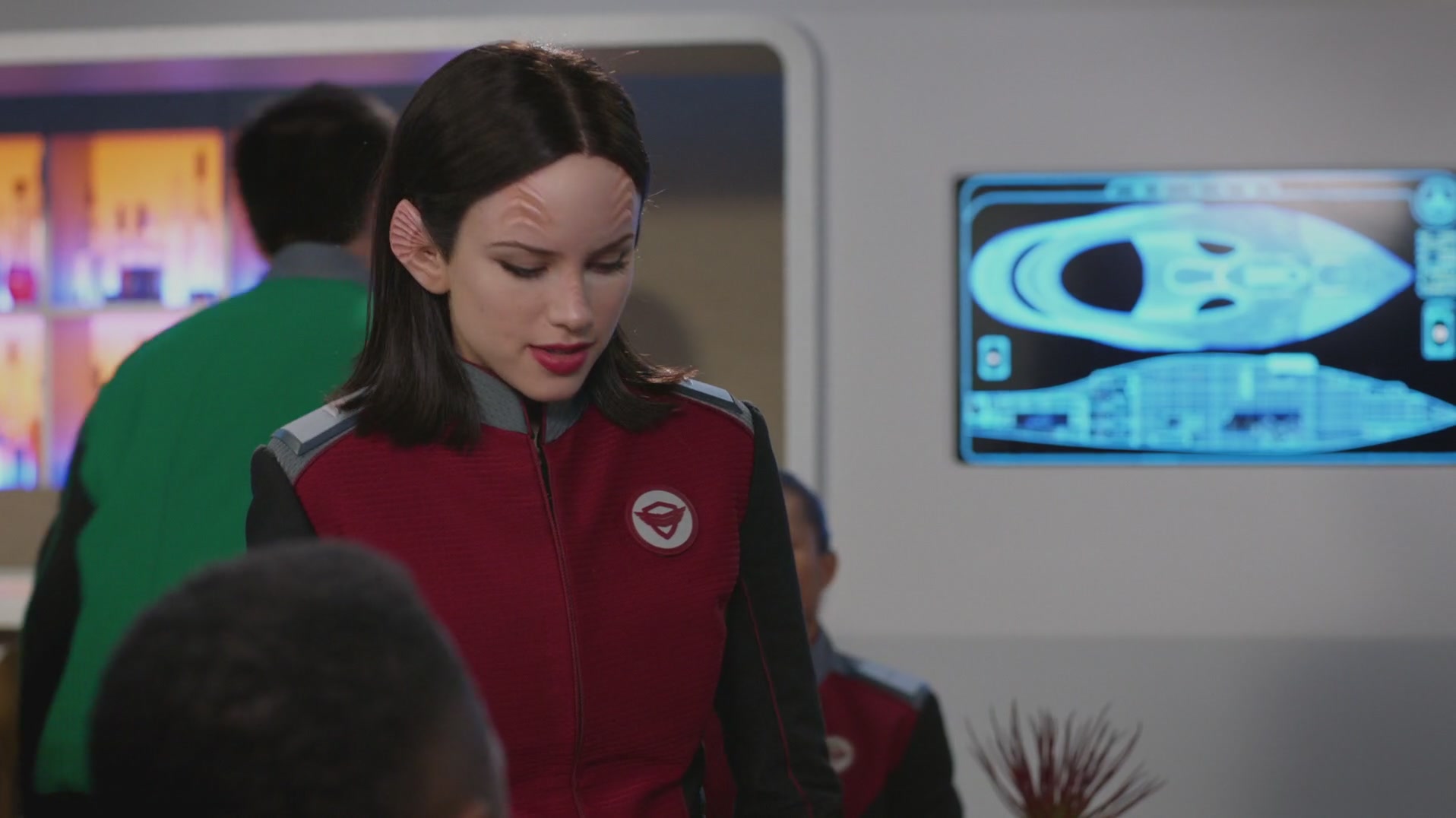 iHeartHalston_HalstonSageNet_TheOrville1x02Screencaps_512.jpg