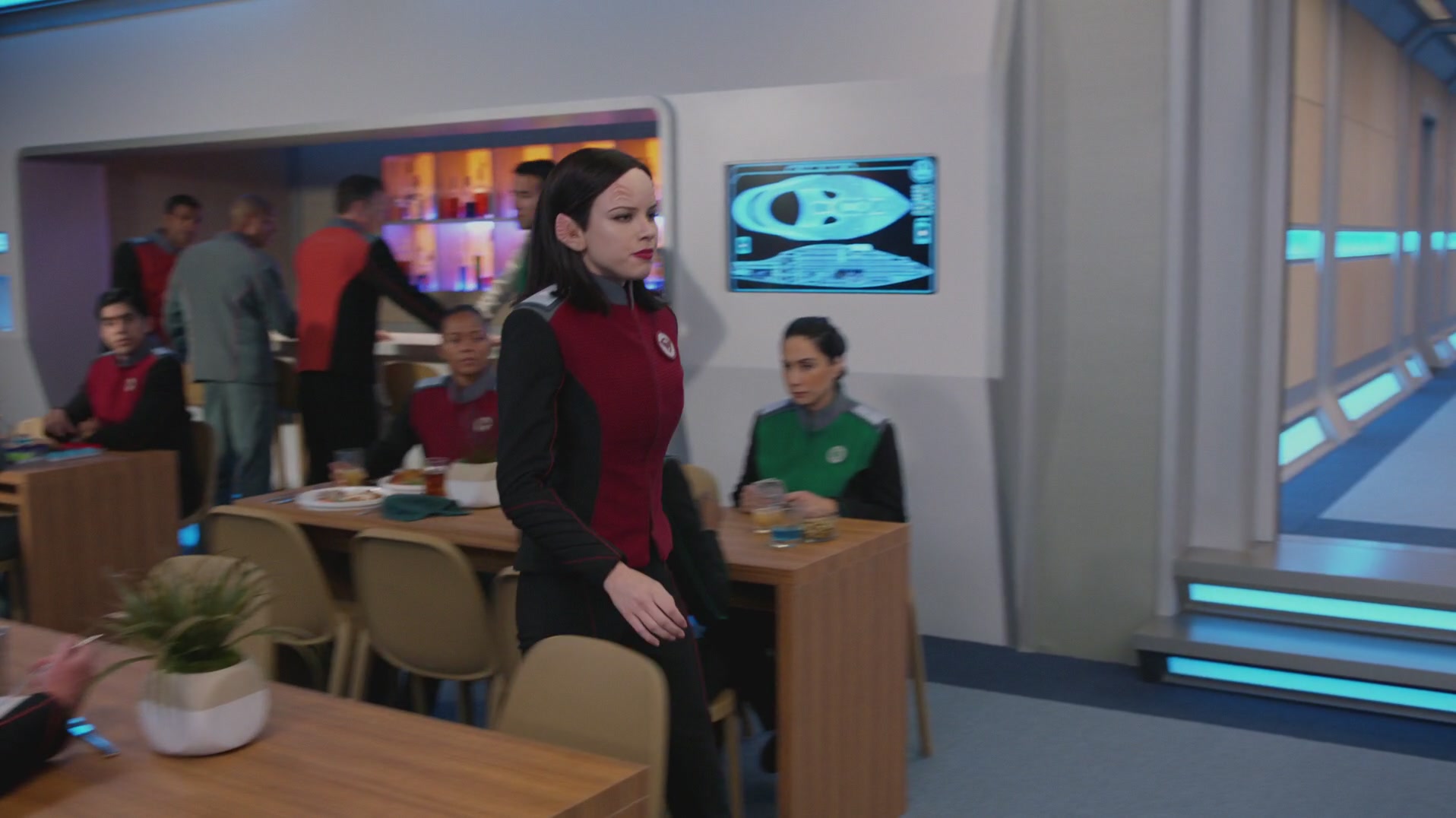 iHeartHalston_HalstonSageNet_TheOrville1x02Screencaps_532.jpg