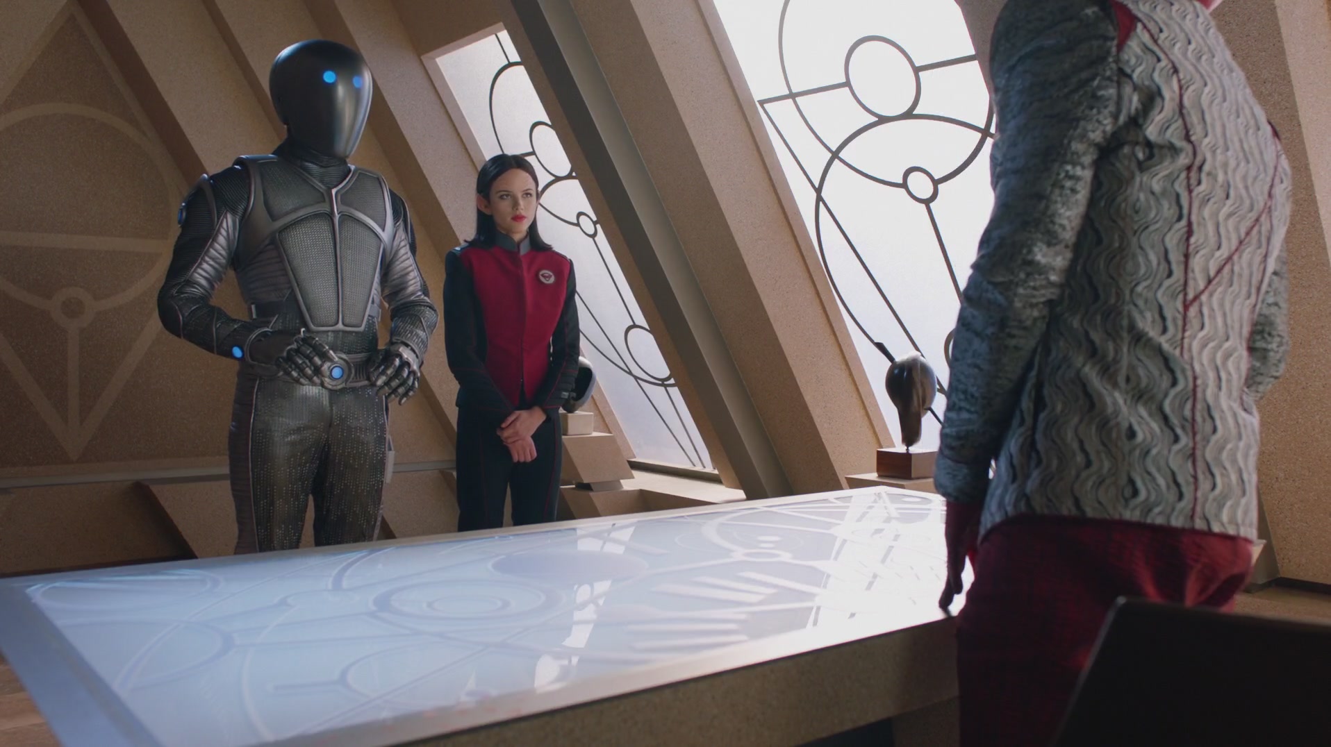 iHeartHalston_HalstonSageNet_TheOrville1x02Screencaps_635.jpg