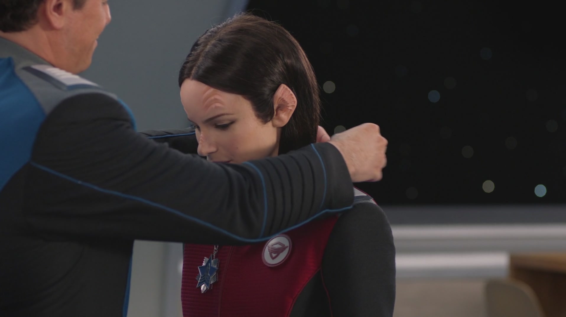 iHeartHalston_HalstonSageNet_TheOrville1x02Screencaps_694.jpg