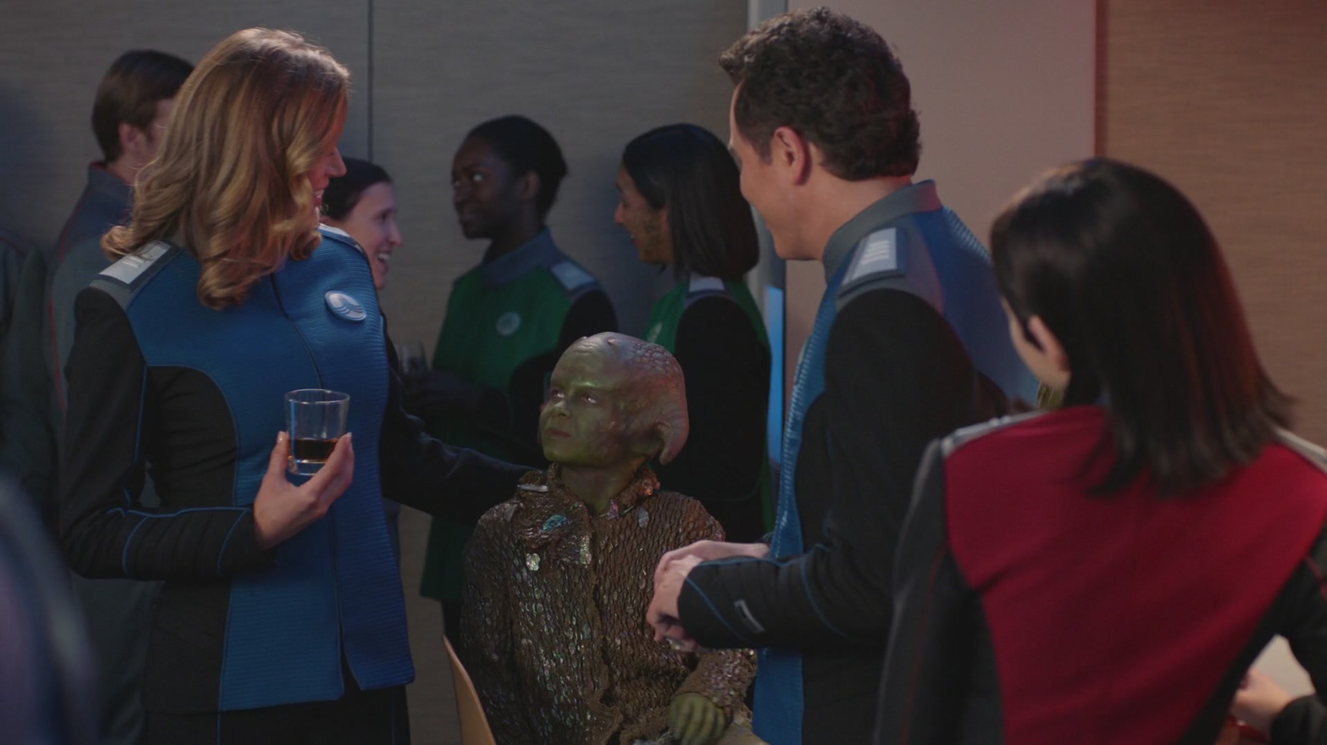 iHeartHalston_HalstonSageNet_TheOrville1x02Screencaps_718.jpg