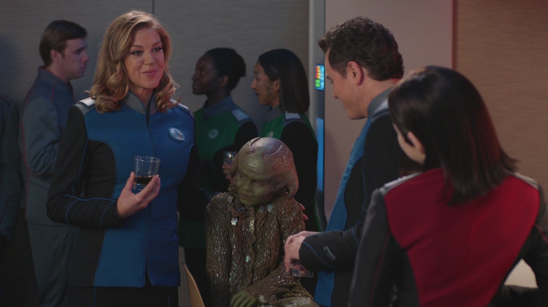 iHeartHalston_HalstonSageNet_TheOrville1x02Screencaps_719.jpg