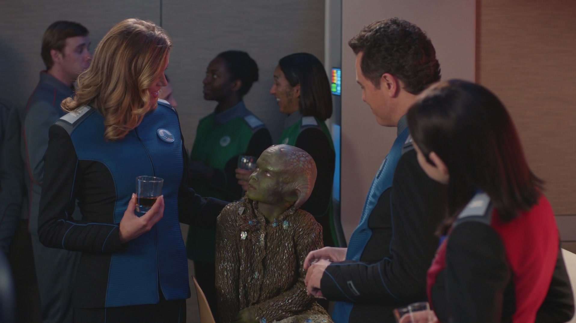 iHeartHalston_HalstonSageNet_TheOrville1x02Screencaps_721.jpg