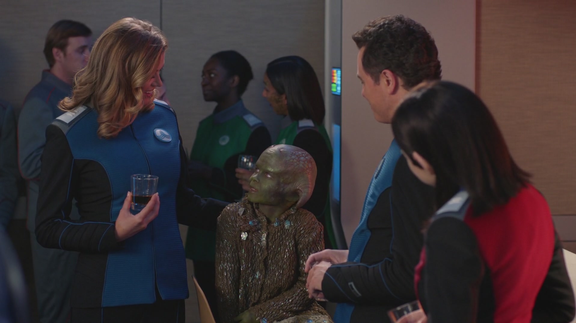 iHeartHalston_HalstonSageNet_TheOrville1x02Screencaps_722.jpg