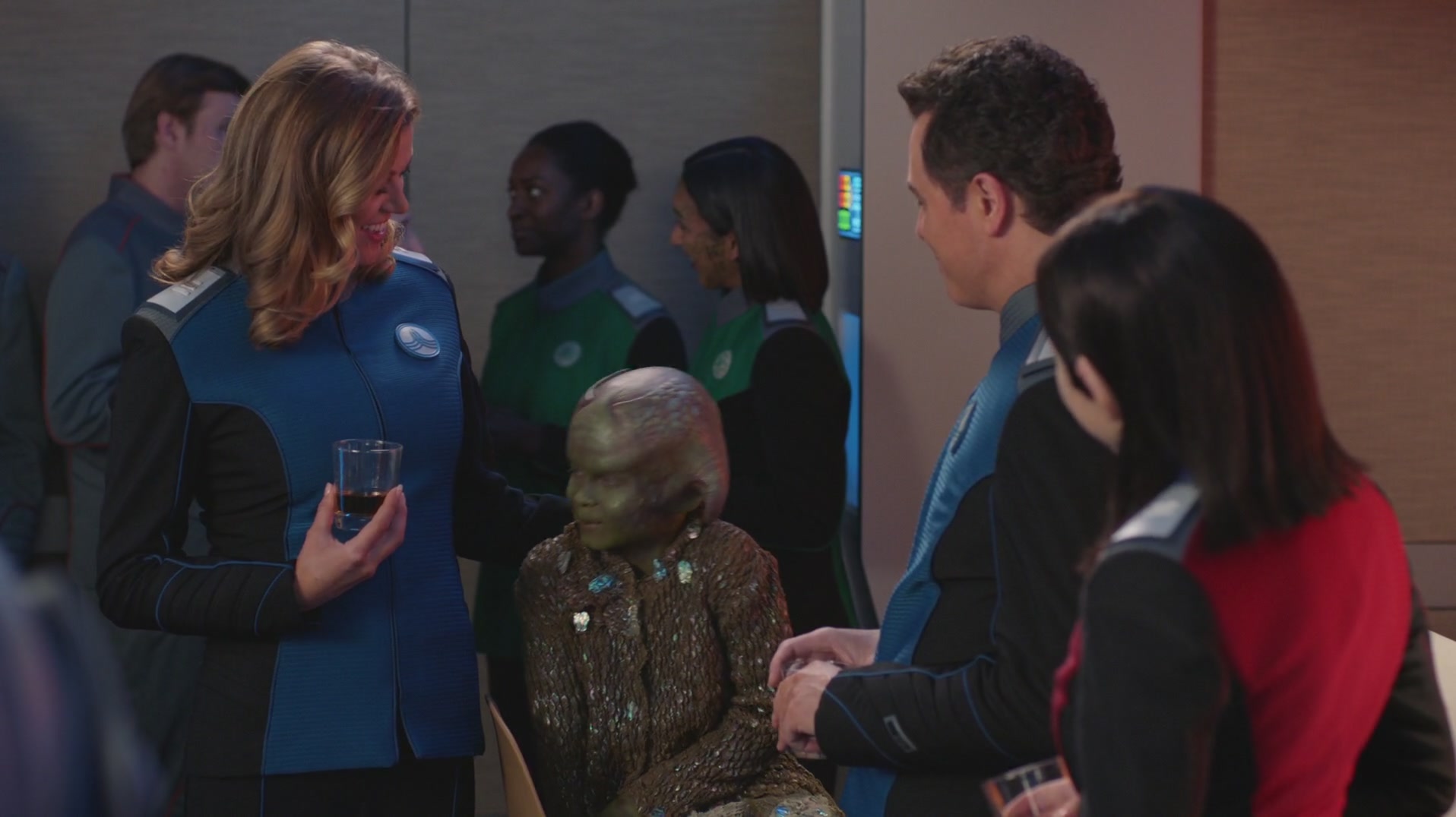 iHeartHalston_HalstonSageNet_TheOrville1x02Screencaps_723.jpg