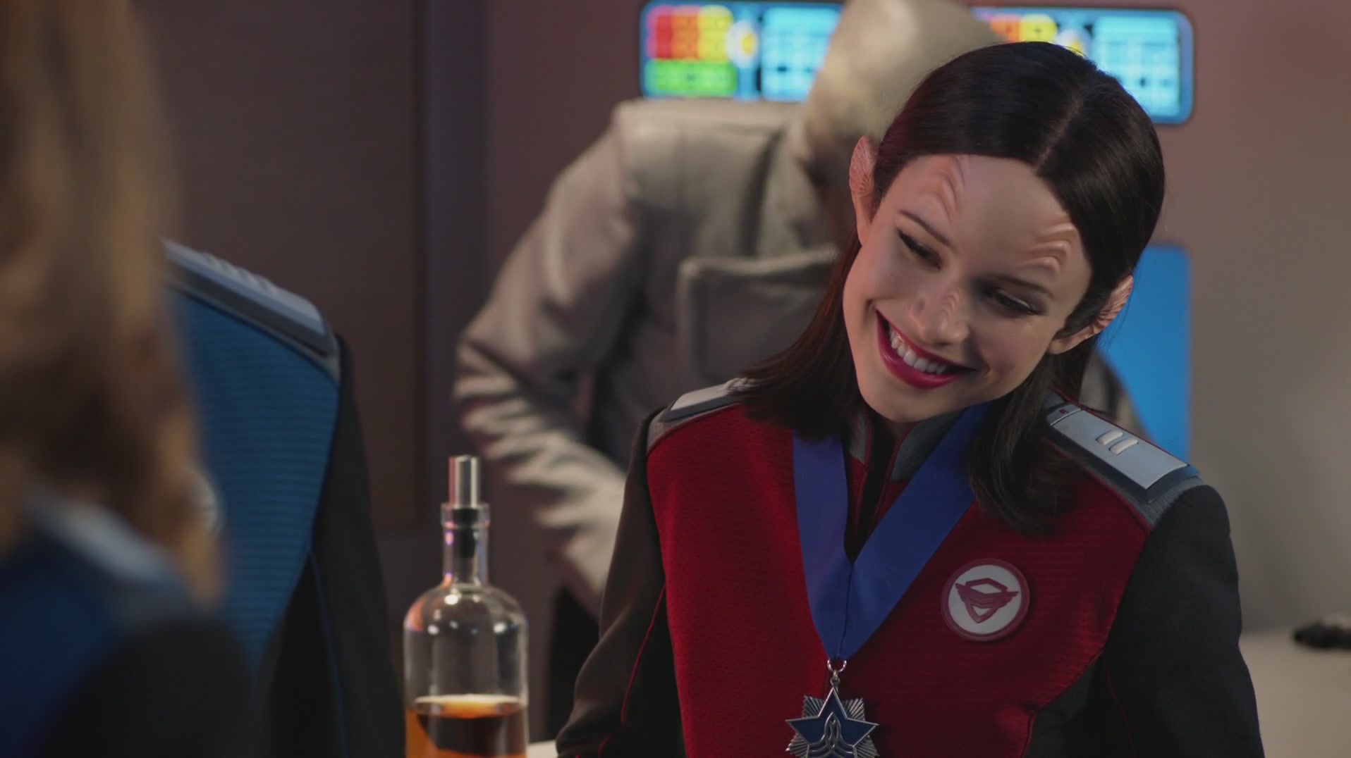 iHeartHalston_HalstonSageNet_TheOrville1x02Screencaps_725.jpg