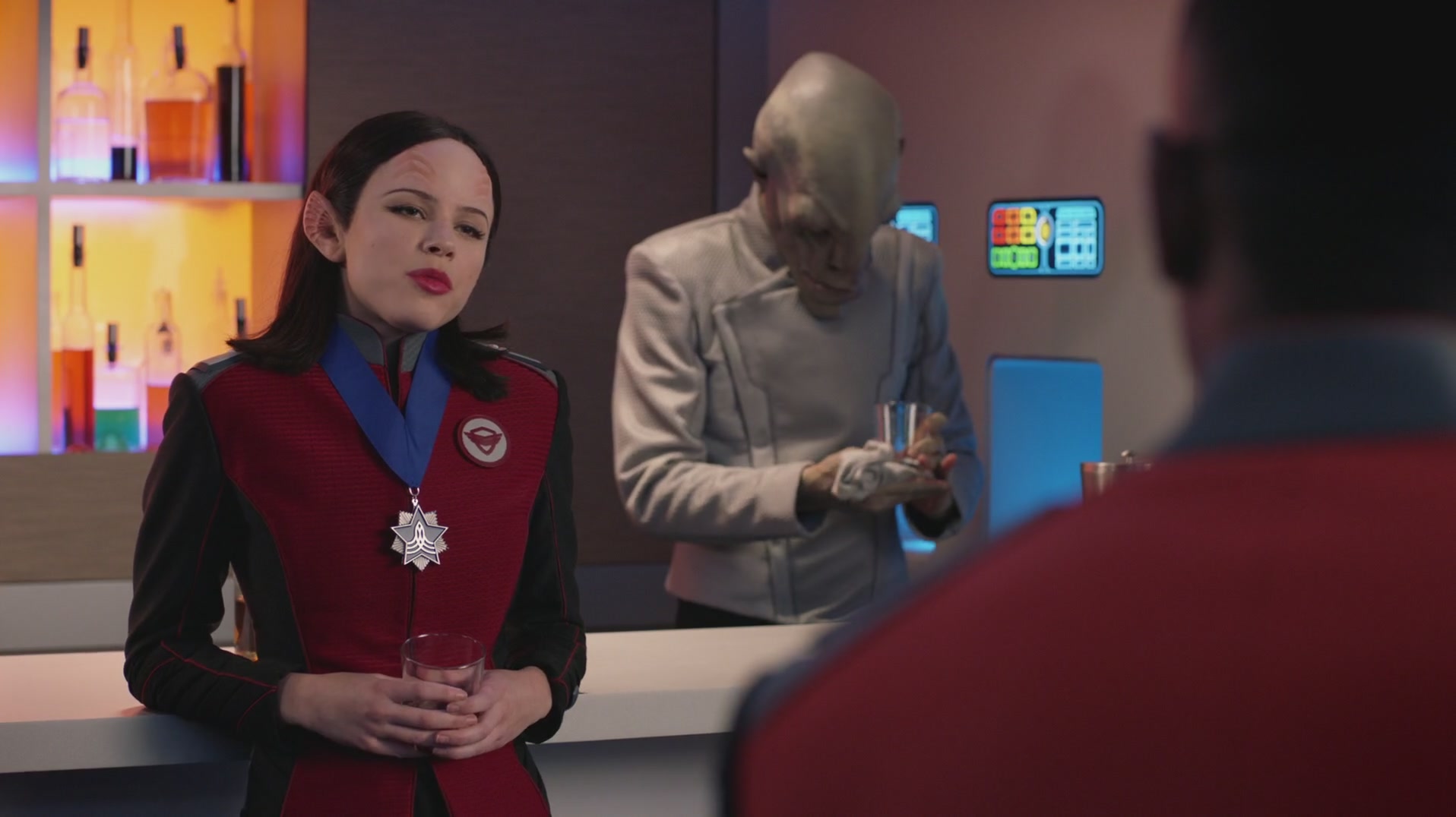 iHeartHalston_HalstonSageNet_TheOrville1x02Screencaps_727.jpg